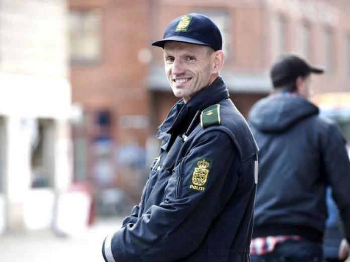 Din Betjent, Rud Ellegaard